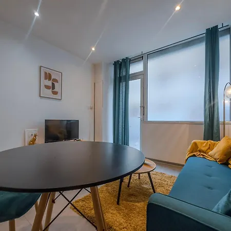 Le Lieutenant - Caserne De Bonne - L'aigle Apartment *